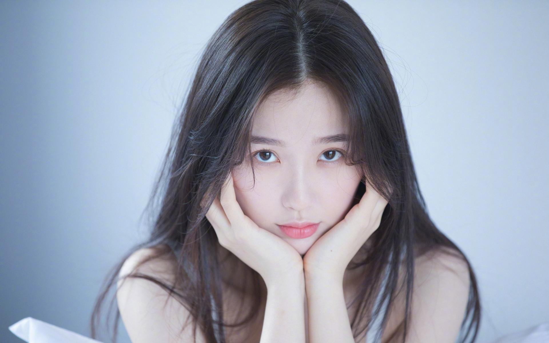 爱游戏体育（AYX）官方APP下载-浓眉防守端效率提升成功限制对方内线，谁能防守浓眉